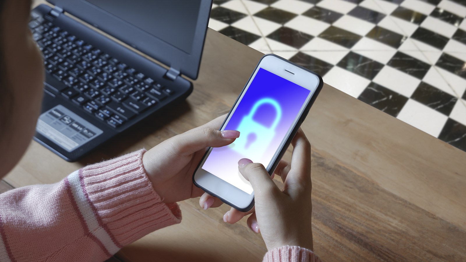 A Trezor não vazou — o fornecedor dela vazou. E a conta é sua
