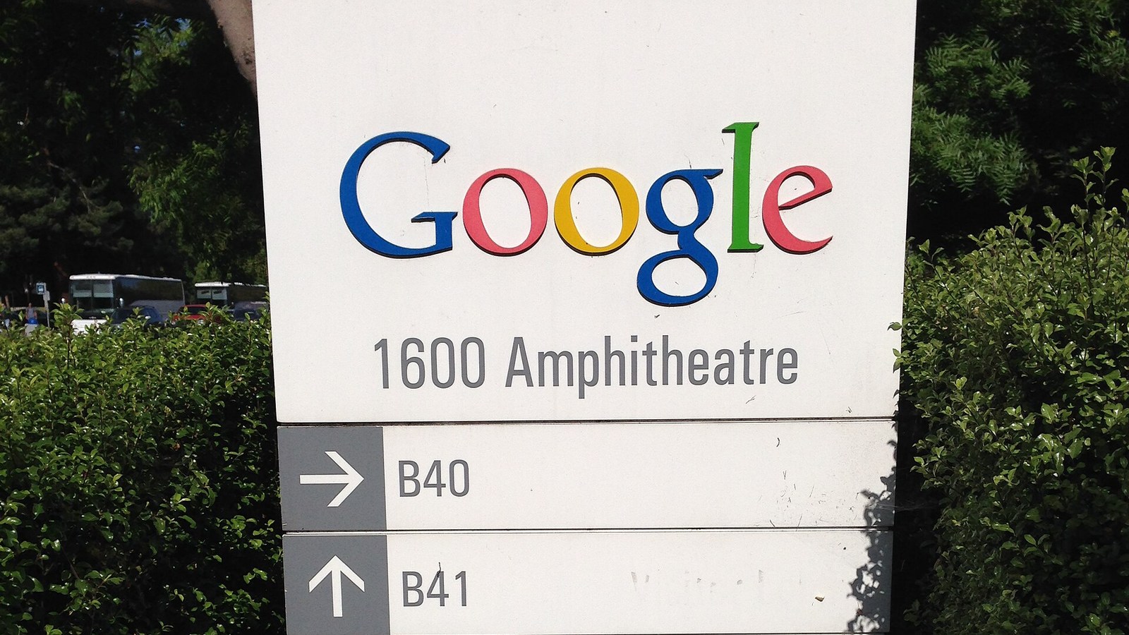 A IA que caça falhas antes do hacker: ferramenta do Google achou 100 vulnerabilidades graves em 2 dias