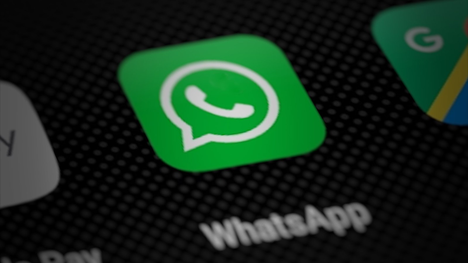 Uma videochamada no WhatsApp abre as suas fotos com o celular bloqueado — e a correção ainda está chegando