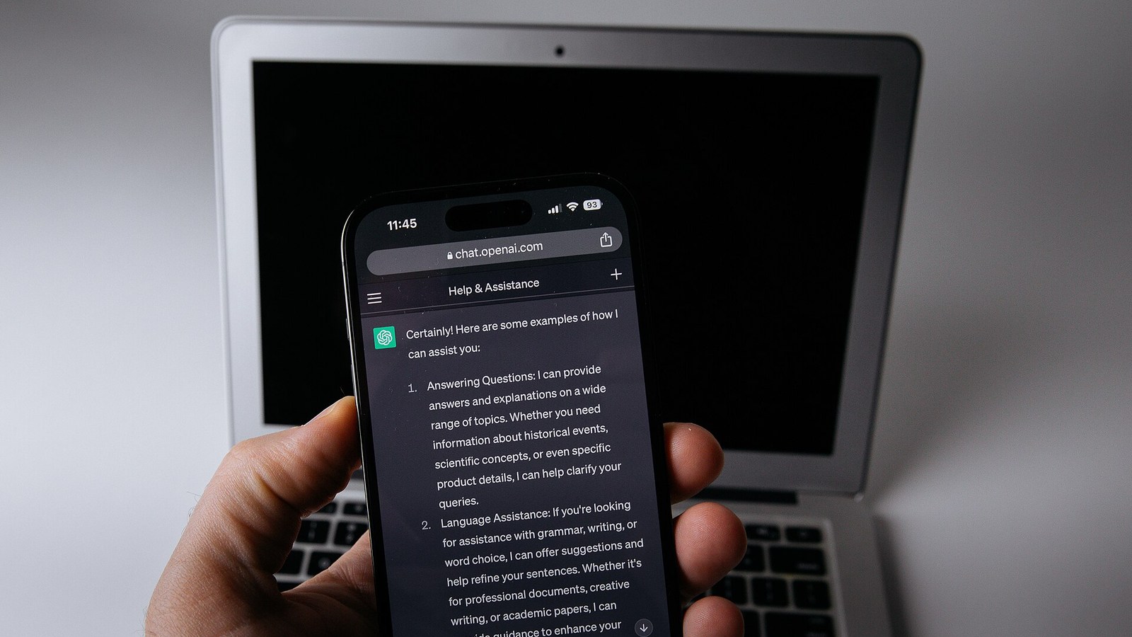 Shadow AI: 93% das empresas flagram uso arriscado de IA todo mês — sem nenhum hacker envolvido