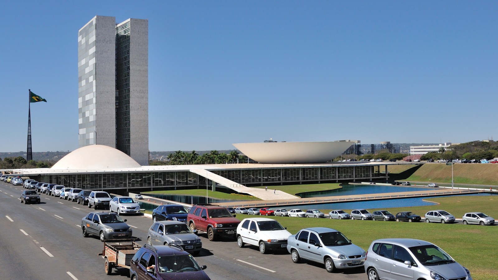 Sua empresa já usa IA — e uma lei está chegando para cobrar como: o que muda com o Marco Legal
