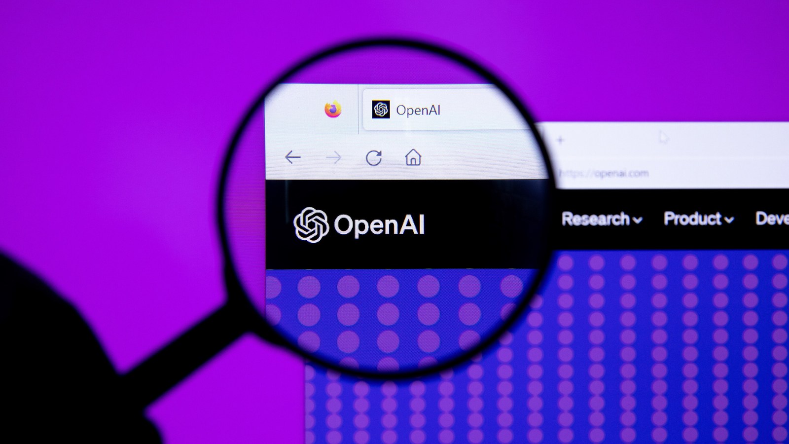 Anúncio no Google levava a um ‘ChatGPT Plus 5.6’ falso dentro do próprio chatgpt.com — e terminava em vírus