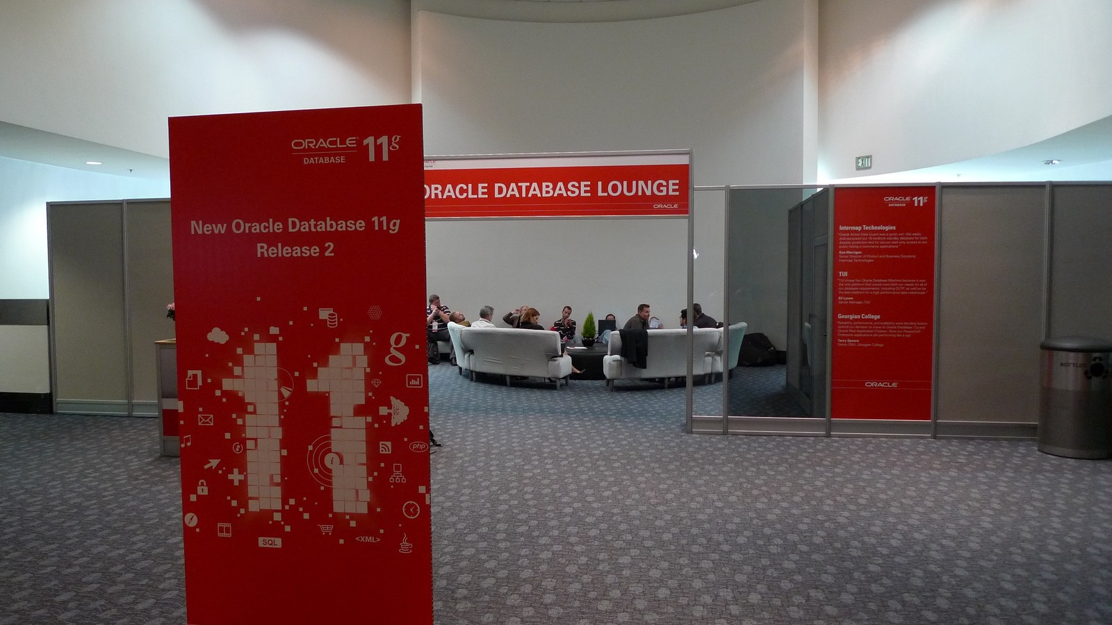 Espaço da Oracle em evento da empresa — o PeopleSoft é o sistema de RH e folha de muitas grandes organizações